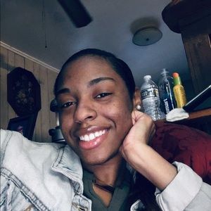 Meet your Posher, Akeyla